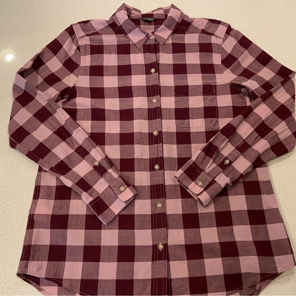 Eddie Bauer cute plaid casual button down shirt